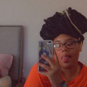 Meet your Posher, Myeisha